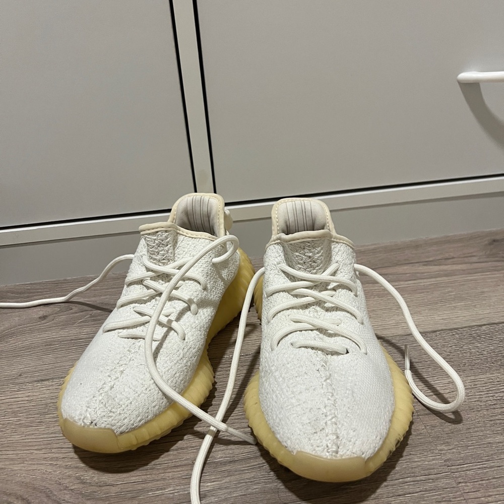 Yeezy Cream White Sneakers Womens sz 5